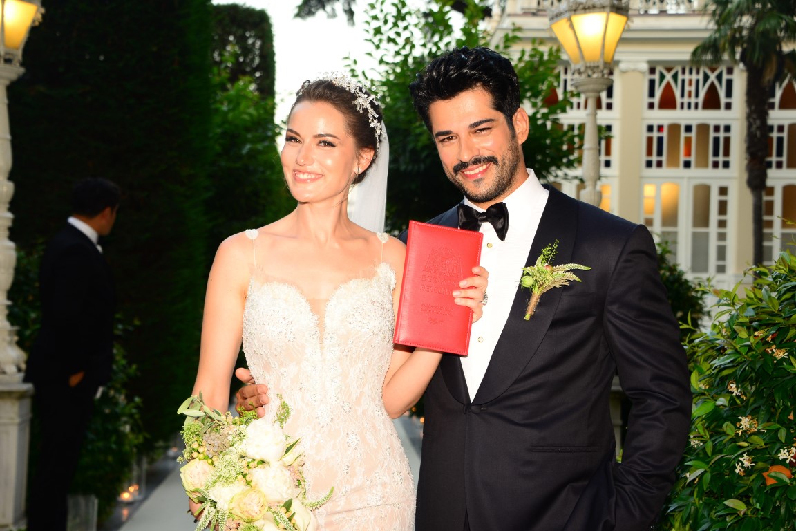 Son dakika Fahriye Evcen ve Burak Özçivit çiftinin bebeği Karan doğdu