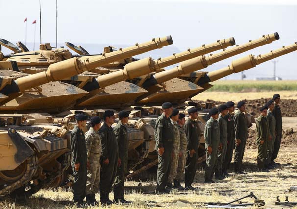 Silopi’de tanklara böyle bakım yaptılar