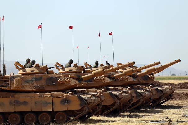 Silopi’de tanklara böyle bakım yaptılar