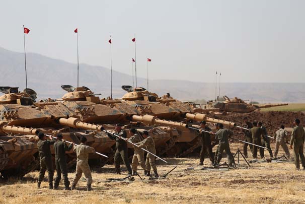 Silopi’de tanklara böyle bakım yaptılar