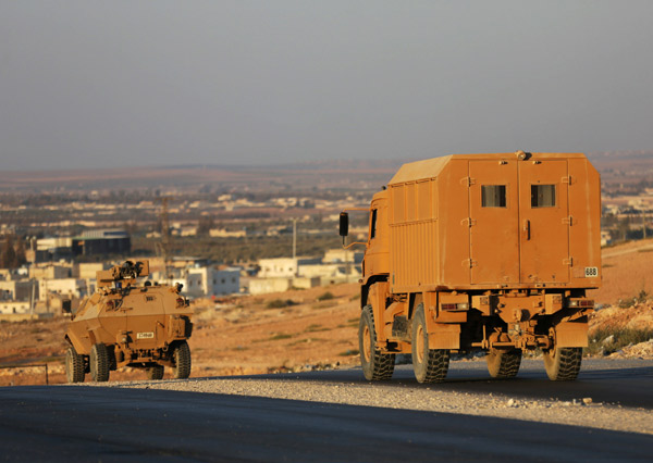 Türk askeri o ülkede böyle ilerliyor!