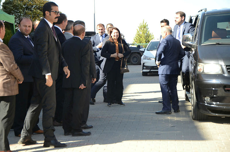 Enerji ve Tabii Kaynaklar Bakanı Albayrak’tan şehit ailesine taziye ziyareti