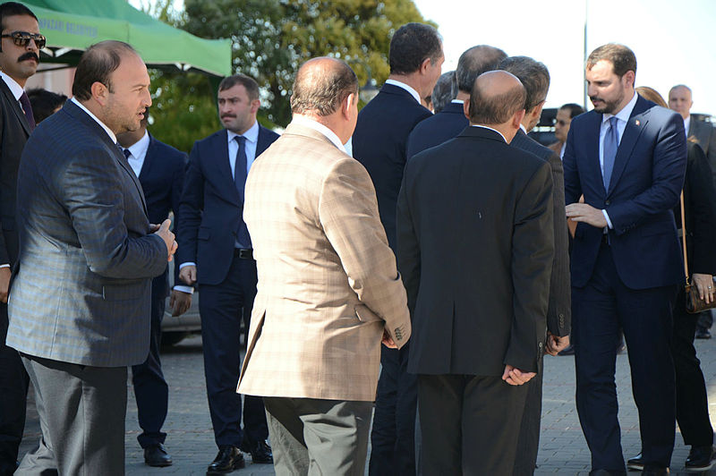 Enerji ve Tabii Kaynaklar Bakanı Albayrak’tan şehit ailesine taziye ziyareti