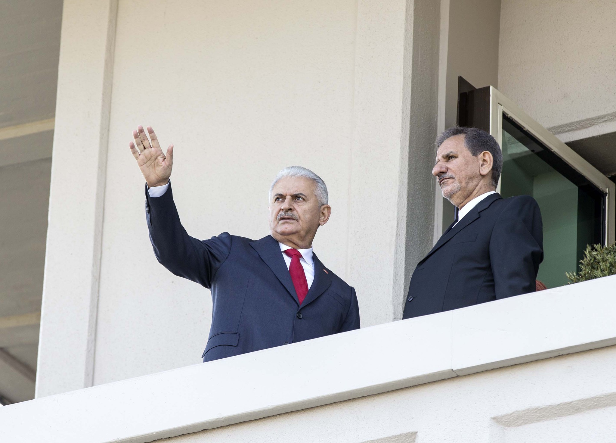Başbakan Binali Yıldırım ve İshak Cihangiri’den ortak açıklama