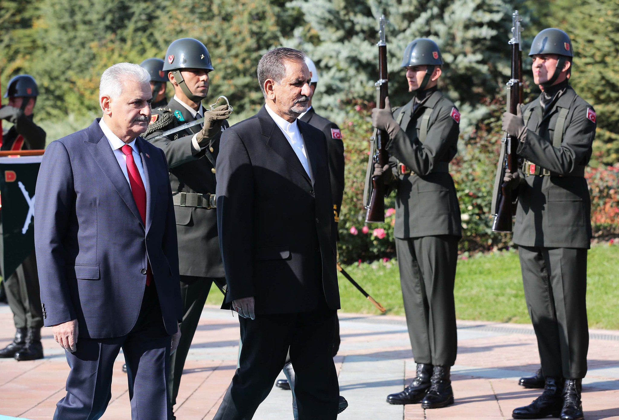 Başbakan Binali Yıldırım ve İshak Cihangiri’den ortak açıklama