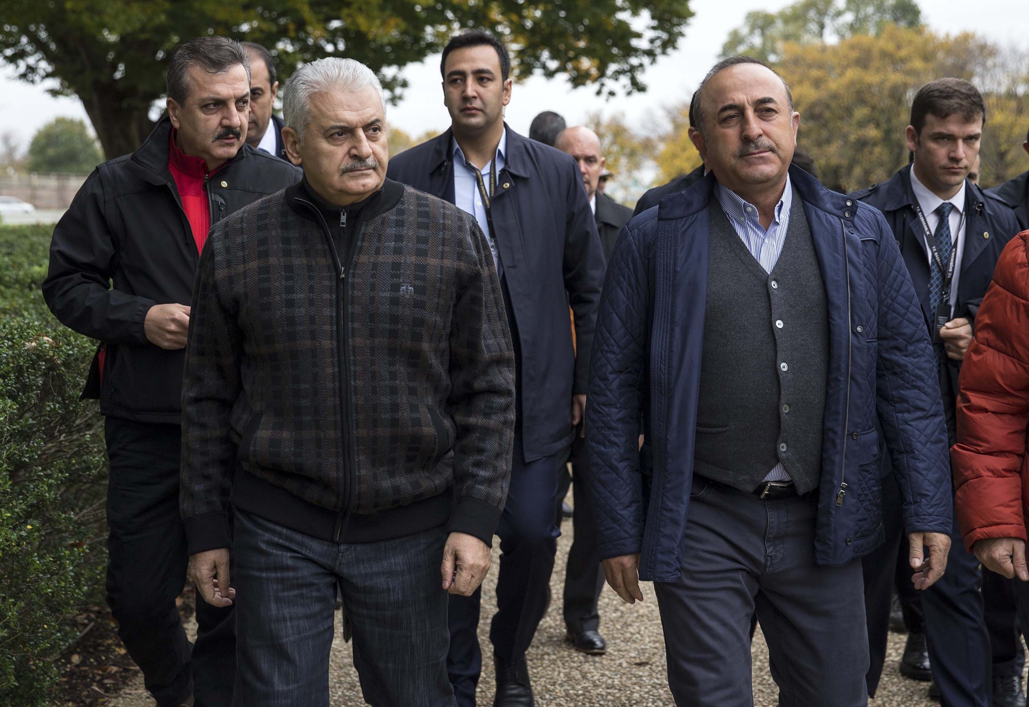 Başbakan Yıldırım ABD’de gazetecilerle sabah yürüyüşüne çıktı