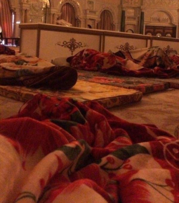 ’7 yıldızlı cezaevinden’ fotoğraf dedi, tüm dünyayı kandırdı!