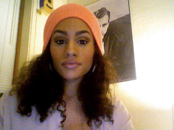 Mankenin boğazını kesip yol kenarına attılar