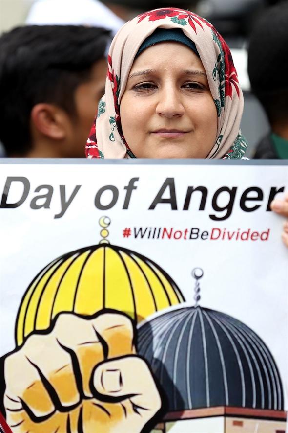 Kudüs’te Türk bayrağı açıldı!