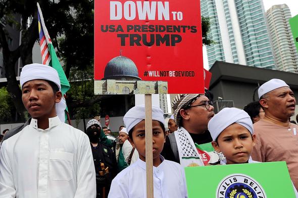 Kudüs’te Türk bayrağı açıldı!