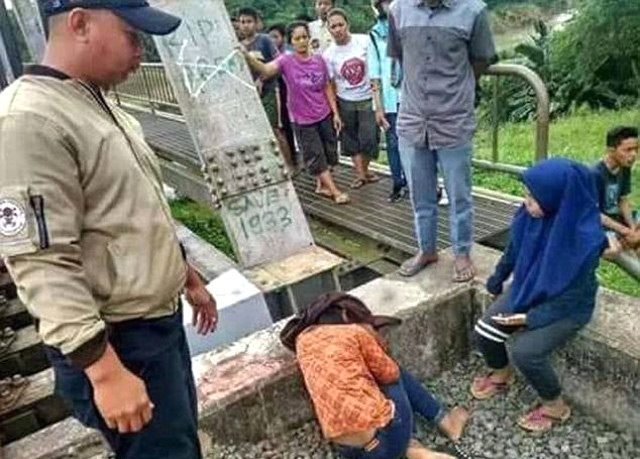 Tren yolunda selfie facia ile sonuçlandı!