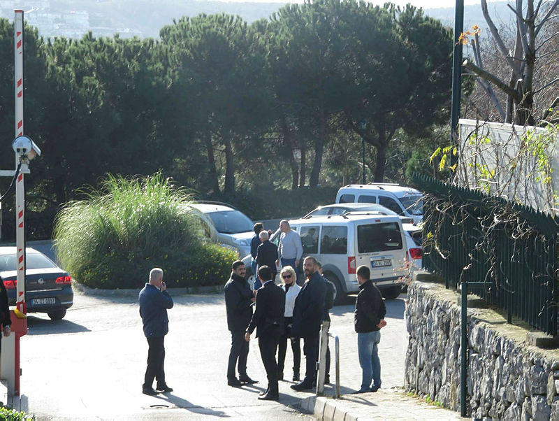 Mesut Yılmaz’ın Beykoz’daki evine ziyaretçi akını