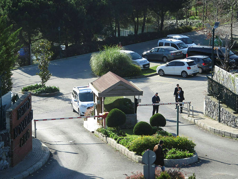 Mesut Yılmaz’ın Beykoz’daki evine ziyaretçi akını