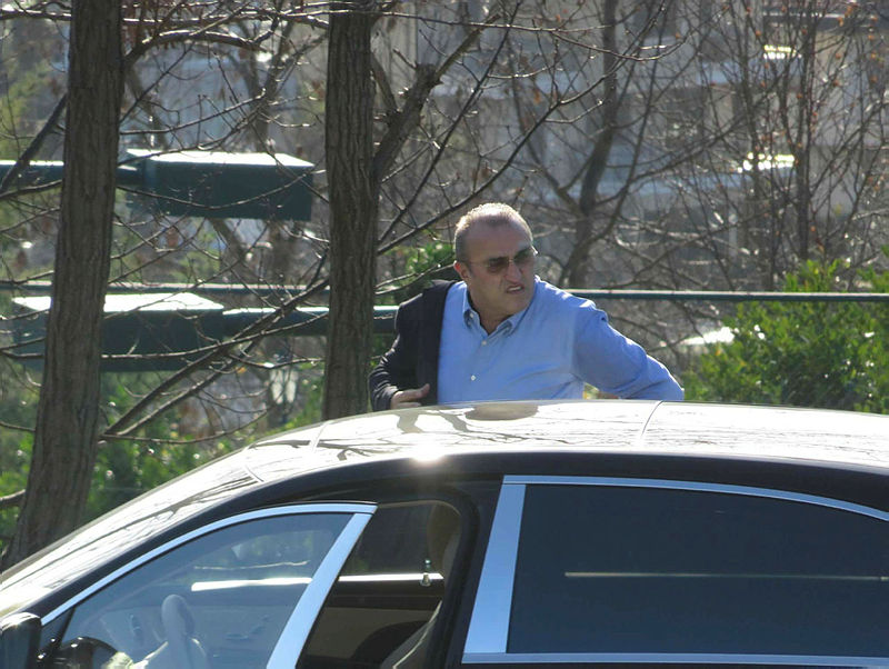 Mesut Yılmaz’ın Beykoz’daki evine ziyaretçi akını