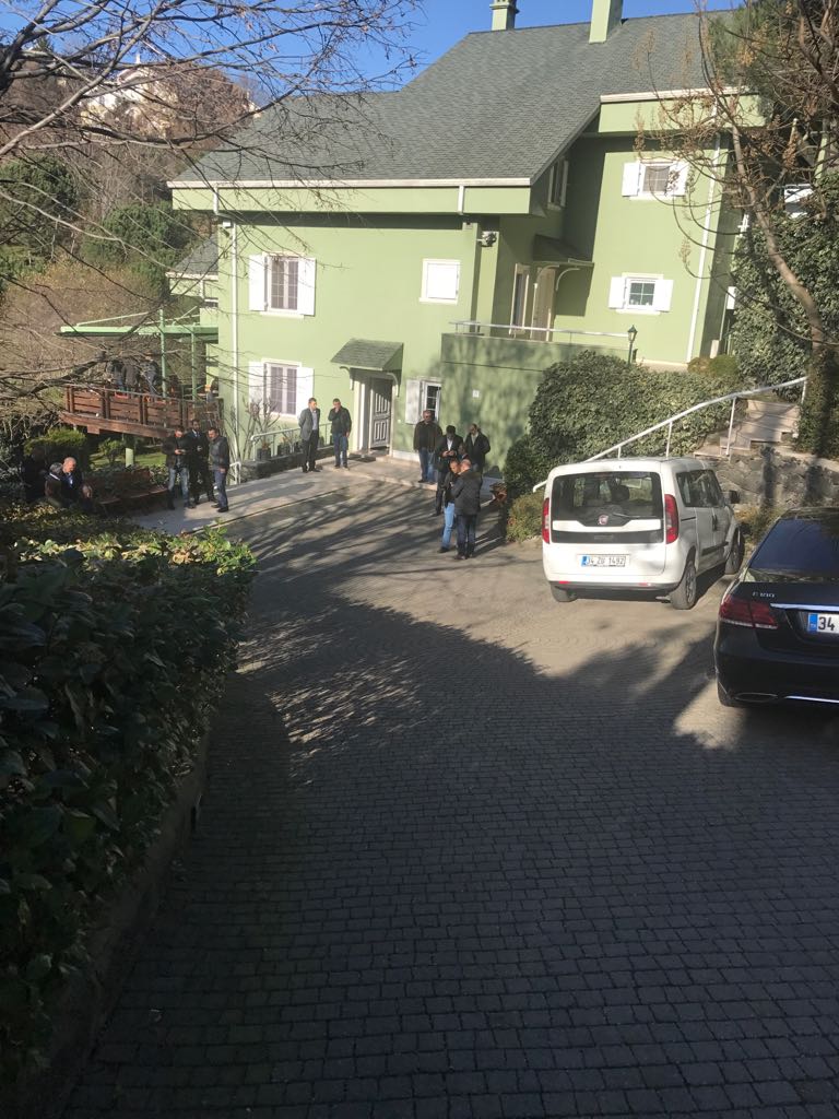 Mesut Yılmaz’ın Beykoz’daki evine ziyaretçi akını