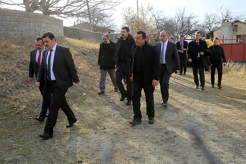 Ankara’da şehit düşen polisin Erzincan’daki baba evine ateş düştü