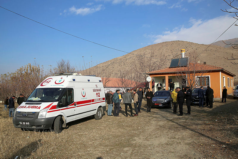 Ankara’da şehit düşen polisin Erzincan’daki baba evine ateş düştü