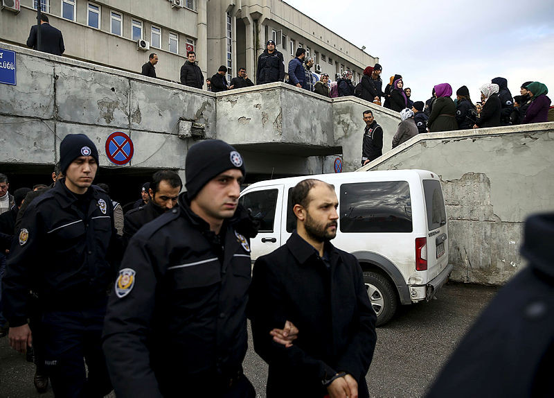 Gülerek geldiler! Şüpheliler arasında o da var