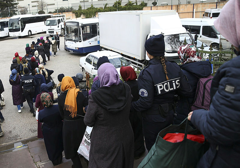 Gülerek geldiler! Şüpheliler arasında o da var