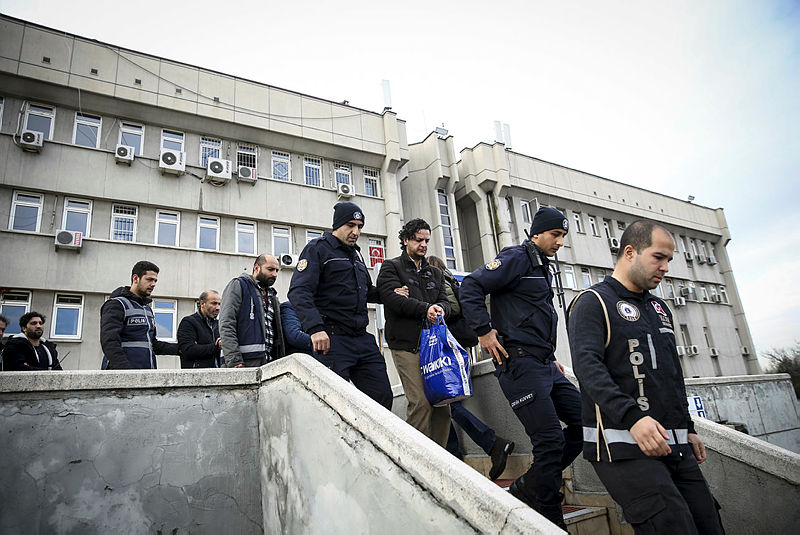 Gülerek geldiler! Şüpheliler arasında o da var