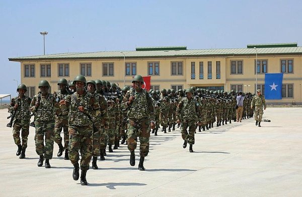 Mogadişu’daki Türk askeri eğitim merkezi ilk mezunlarını verdi!