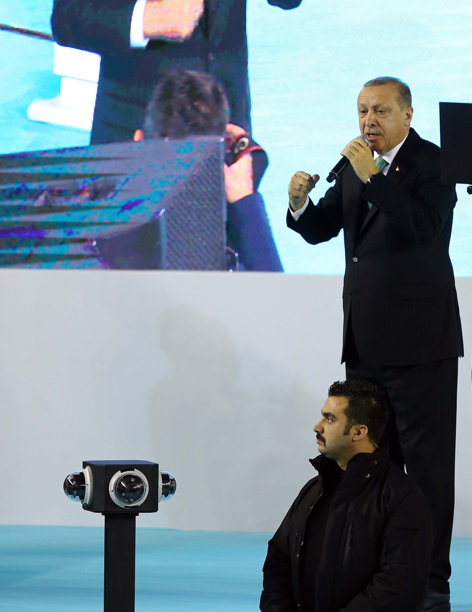 Cumhurbaşkanı Erdoğan’ın konuşma yaptığı salonda ilk kez kullanıldı!