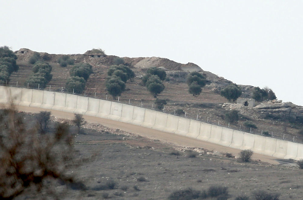 Afrin sınırındaki Azez’de ÖSO’nun eli tetikte