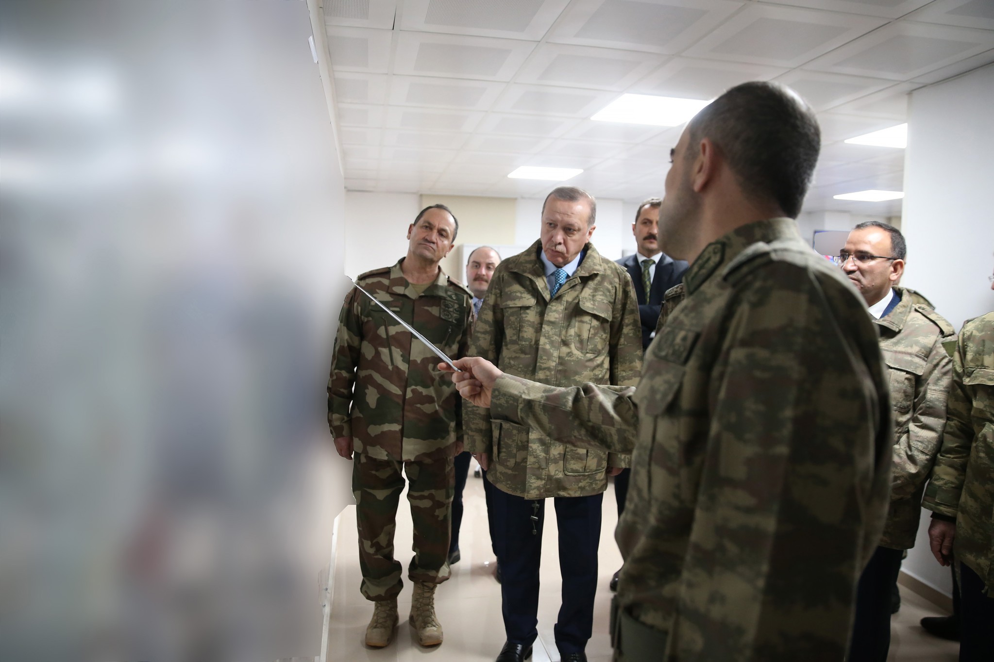 Cumhurbaşkanı Erdoğan’ın sınır bölgesindeki incelemelerinden flaş kareler