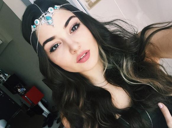 Hande Erçel’in yüzüne ne oldu?