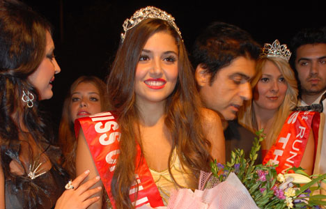 Hande Erçel’in yüzüne ne oldu?