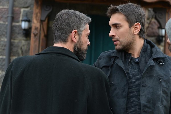 Sen Anlat Karadeniz 3. bölümde Tahir’den şaşırtan adım!