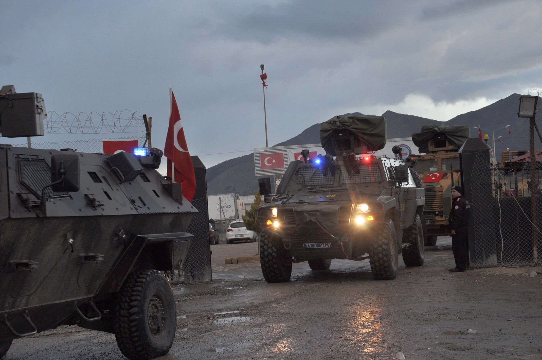 Afrin’de son dakika gelişmesi... Özel Timler Afrin’e girdi