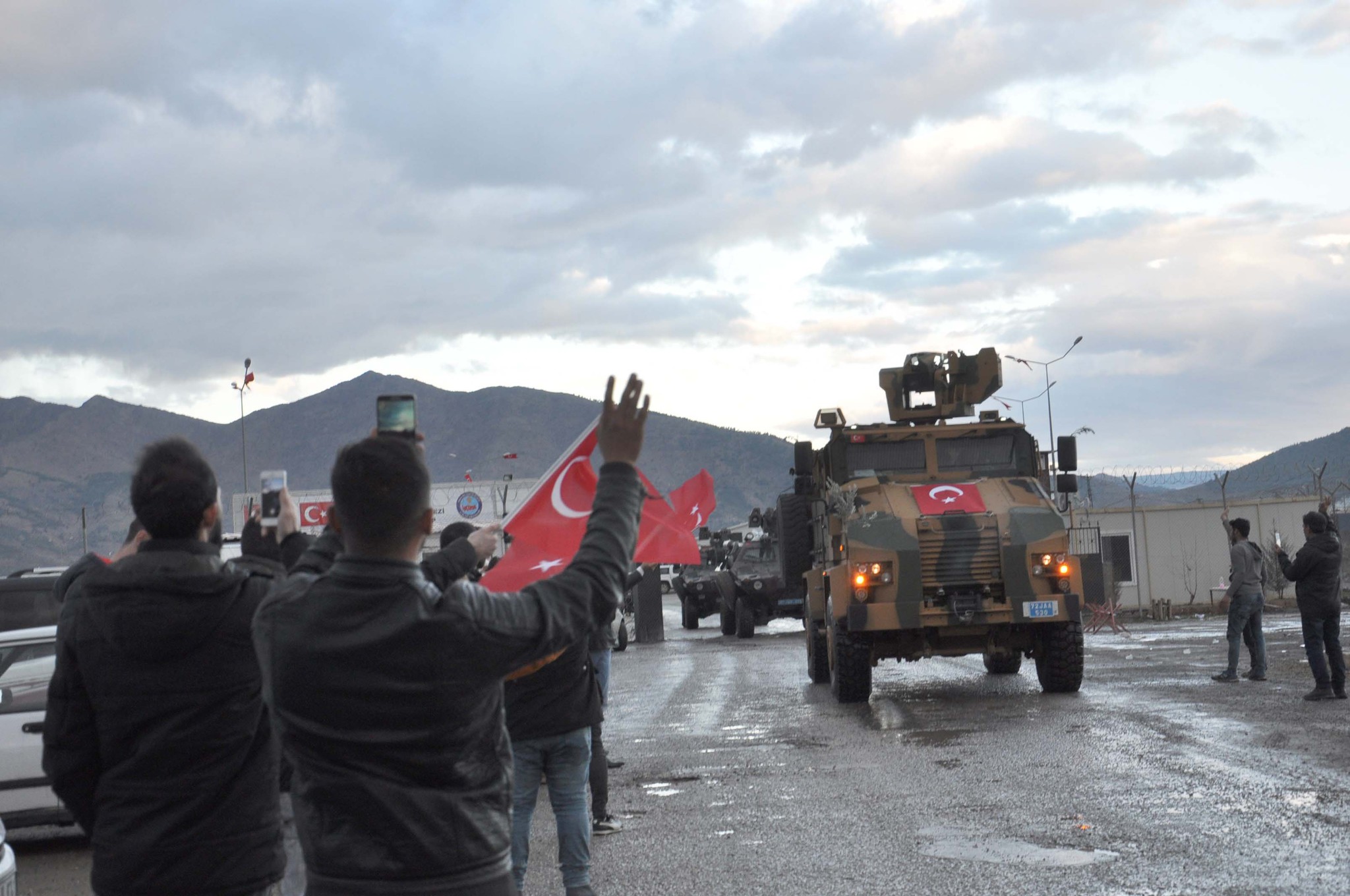 Afrin’de son dakika gelişmesi... Özel Timler Afrin’e girdi