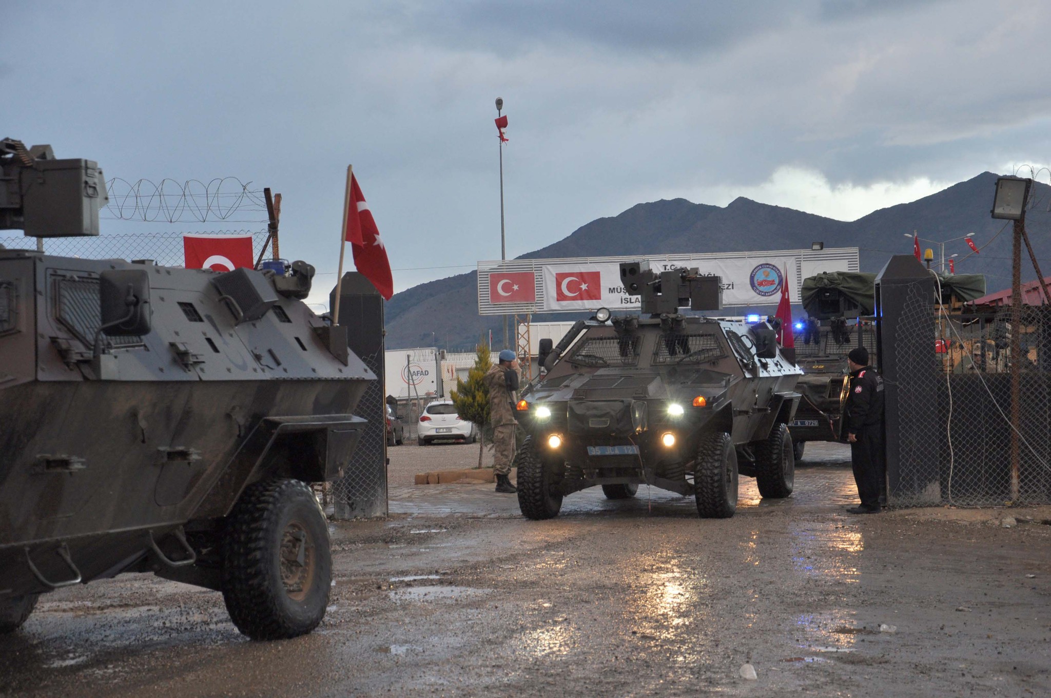 Afrin’de son dakika gelişmesi... Özel Timler Afrin’e girdi