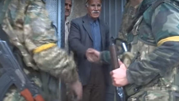 Terörist başı Öcalan’ın posterleri tek tek söküldü