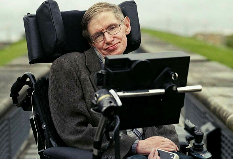 Ünlü fizikçi Stephen Hawking ölmeden önce insanlığı böyle uyarmıştı!