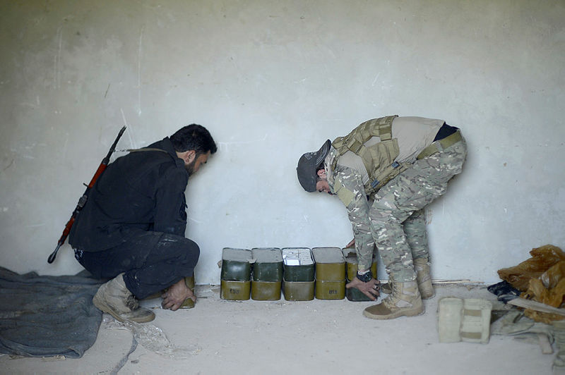 Afrin’den son dakika haberi: ÖSO PKK/YPG’nin cephaneliğini buldu