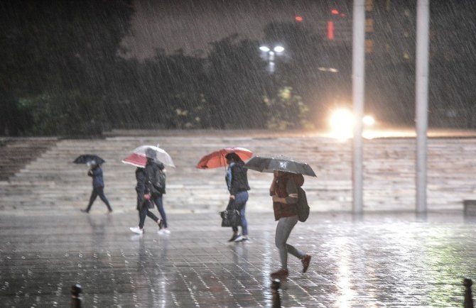 İstanbullar dikkat meteoroloji uyardı!