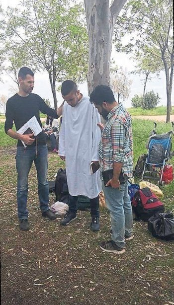 Diriliş Kilisesi papazı Brunson’un manevi oğlu İzmir’de Kürt kökenli vatandaşları Hristiyanlaştırmak istemiş