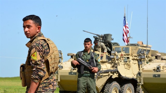 Menbiç’te ABD askerleri ile PKK/PYD’li teröristler aynı mevzide