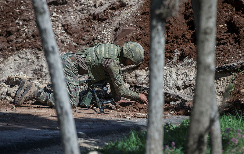Afrin’de bombalı tuzaklara METİ Timi göz açtırmıyor