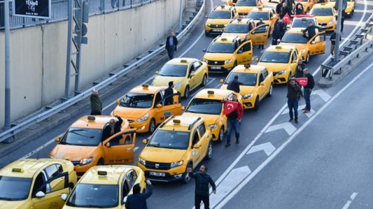 Uber kavgasına karşı yerli ve ’milli’ taksi