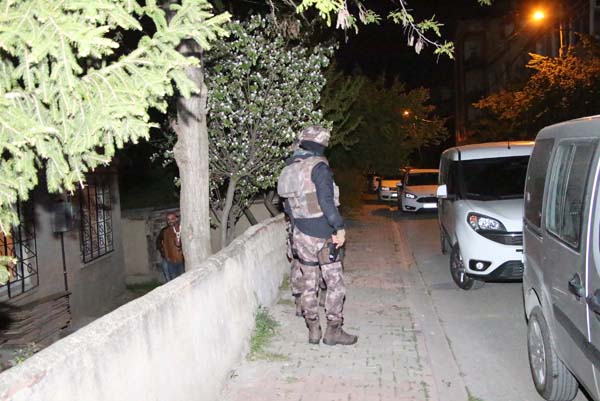 İstanbul’da helikopter destekli şafak operasyonu