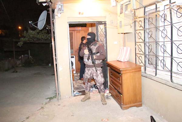 İstanbul’da helikopter destekli şafak operasyonu