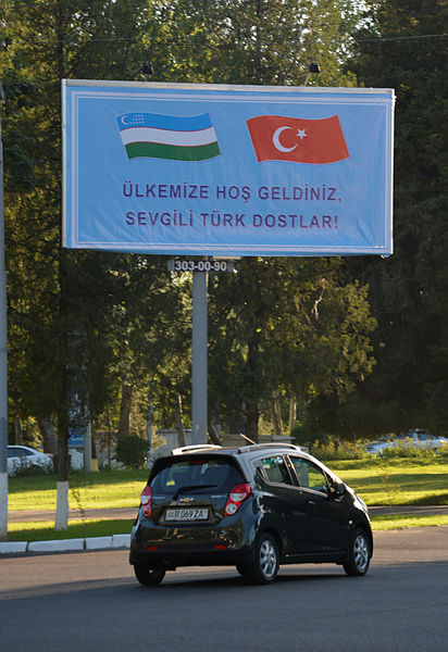 Özbekistan’ın başkenti Taşkent, Cumhurbaşkanı Erdoğan’ın yapacağı ziyaret için bayrak ve flamalarla süslendi