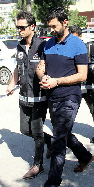 FETÖ’cünün çukura attığı telefon tonlarca su tahliye edilerek bulundu