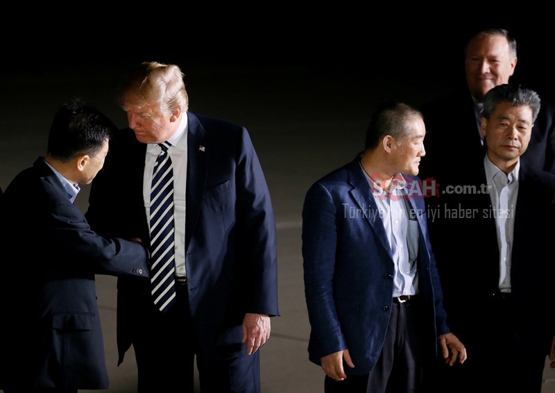 Trump Çifti ülkelerine dönen ABD vatandaşlarını karşıladı