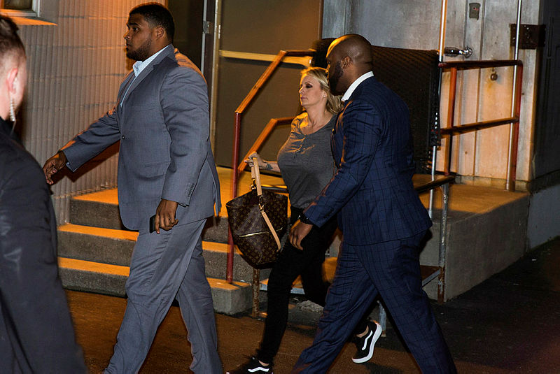 Trump, porno yıldızına para ödendiğini resmen kabul etti