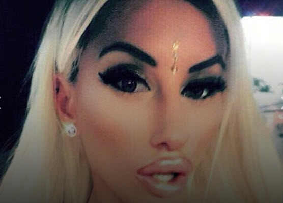 Saatlerce işkence gördü; o selfie sayesinde hayatta kaldı!