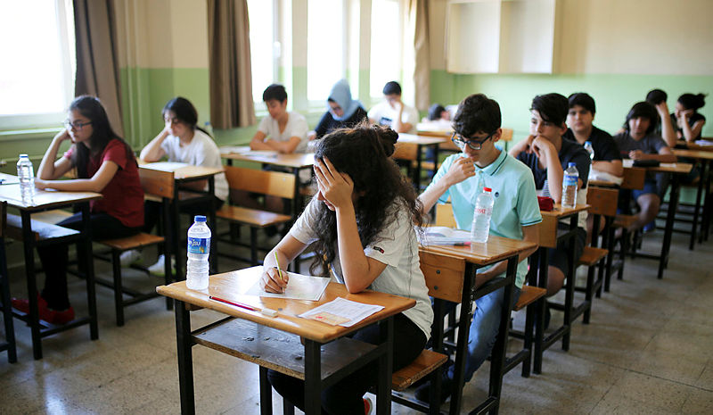 LGS soruları ve cevap anahtarı 2018 tamamı! MEB Liseye Geçiş Sınavı LGS Türkçe Matematik soru ve cevapları
